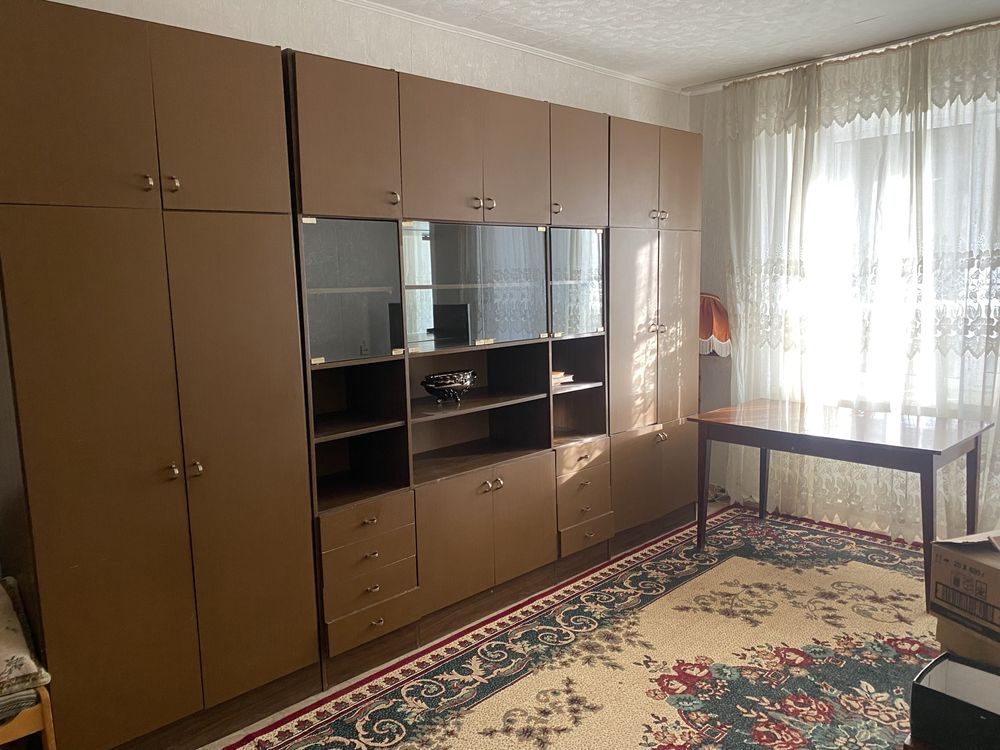 Продам 2х.комнатную квартиру,ценр горда,»обкомовский дом» 63,1 квм 2 э