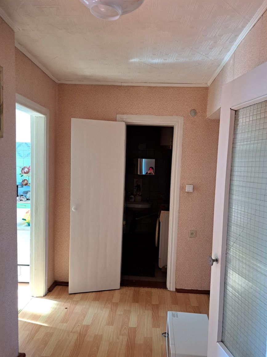 ПРОДАМ ЗХ  комнатную квартиру мкр Горный