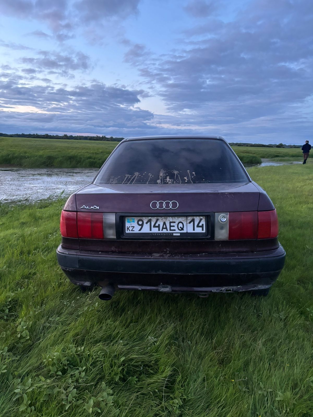 Продам срочно ауди 80
