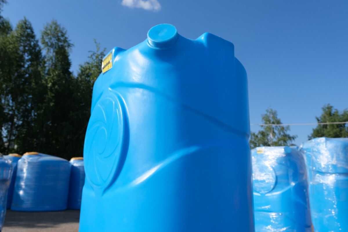 Ёмкость прямоугольная вертикальная для воды, 1000л