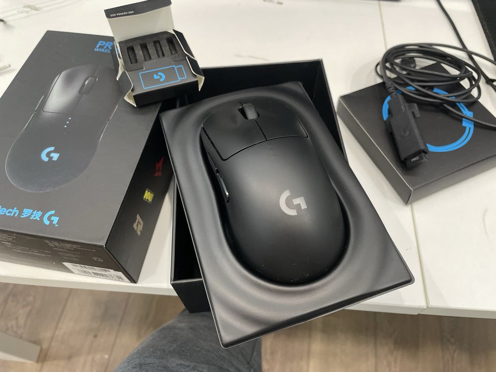 Logitech G Pro Wireless / HyperX Alloy Fps Pro