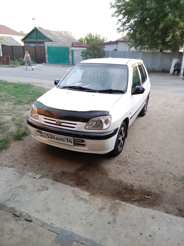Продам отличную тойота raum