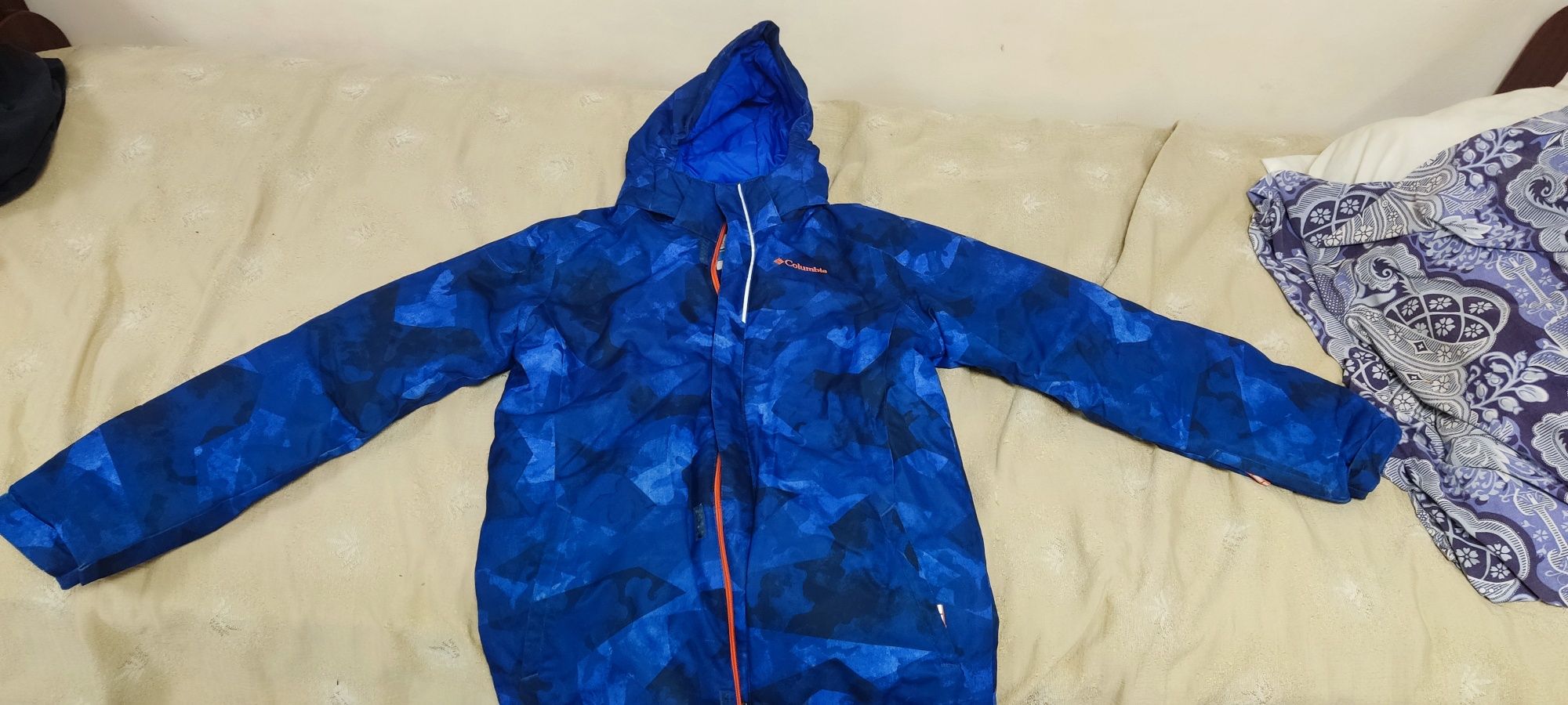 Продам зимнюю куртку Columbia Alpine Free Fall темно синий
