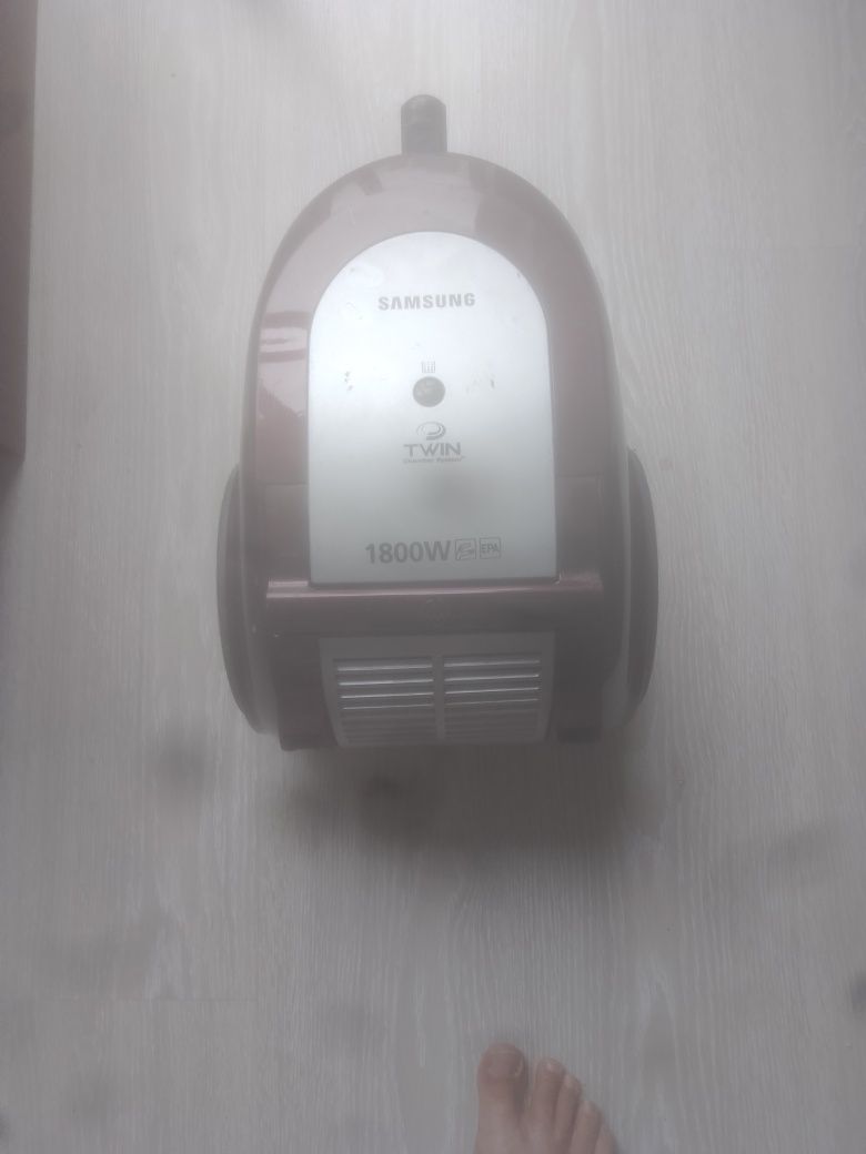 Продам пылесос рабочий