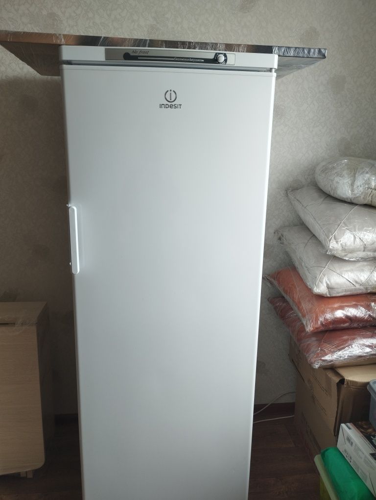 Продам морозильную камеру