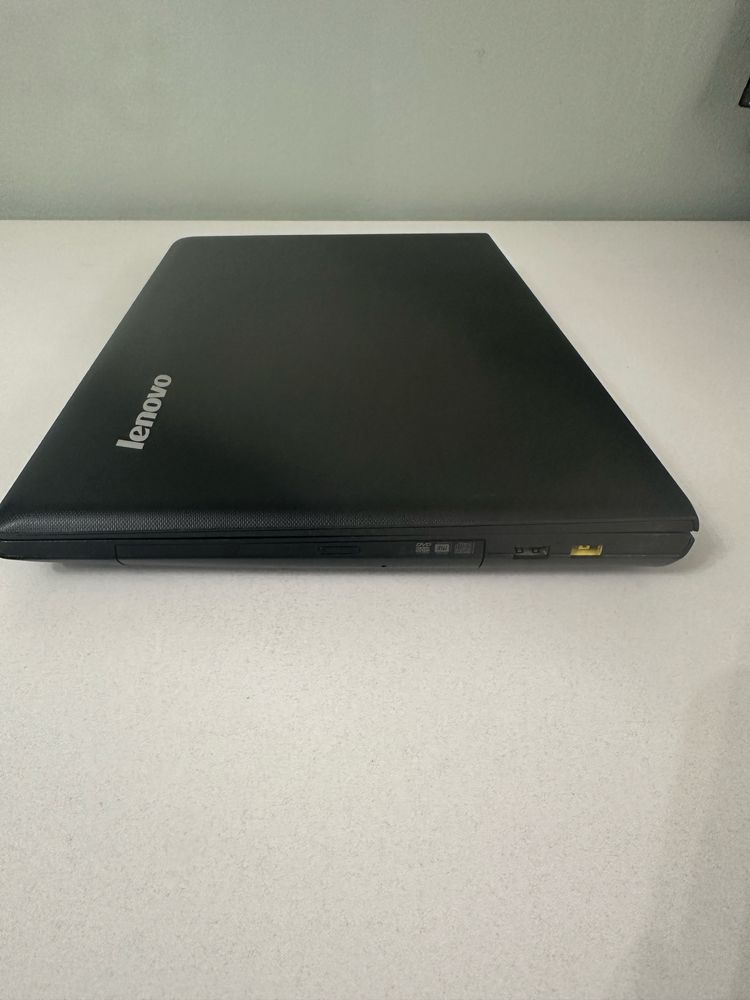 Ноутбук Lenovo в хорошем состоянии