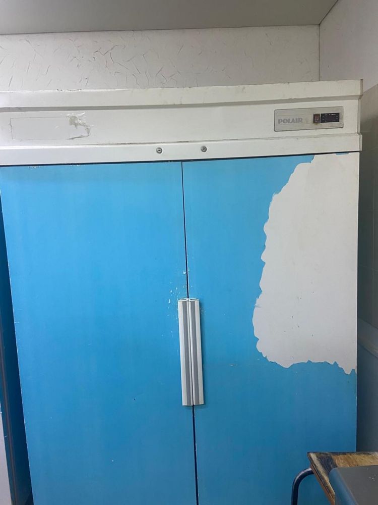 Продам морозильник хорошем состояние. Морозит конкретно. Двух дверный