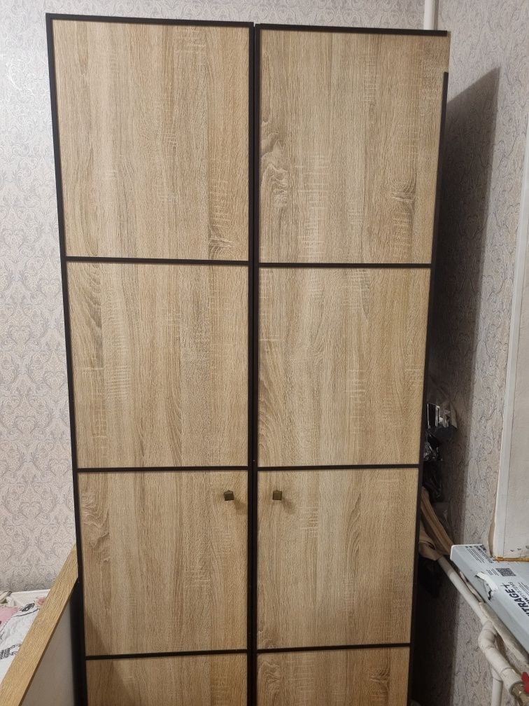 Продаётся шкаф тёмного цвета