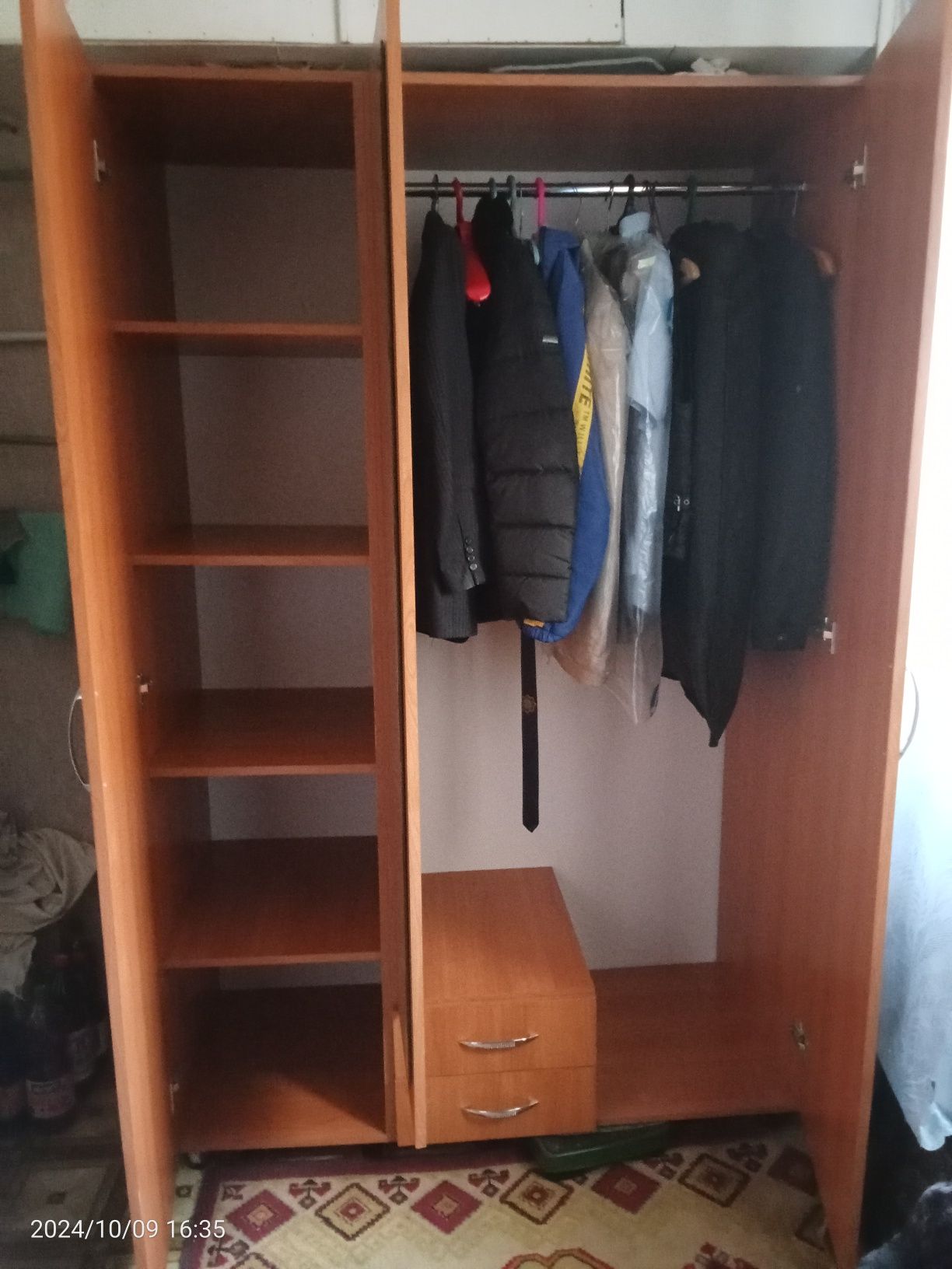 Продам плательный шкаф