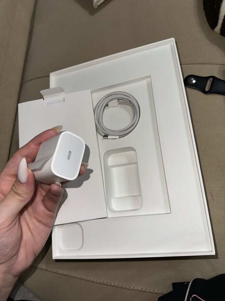 Ipad pro 2024 11 дюйм 8Гб/256 в серый