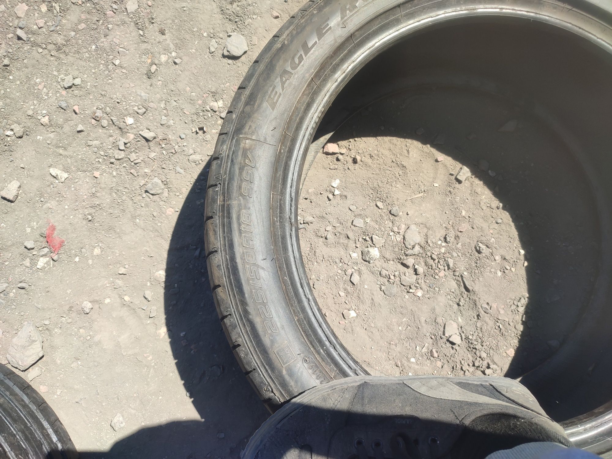 Шина безккмерка размер 225/50 R18