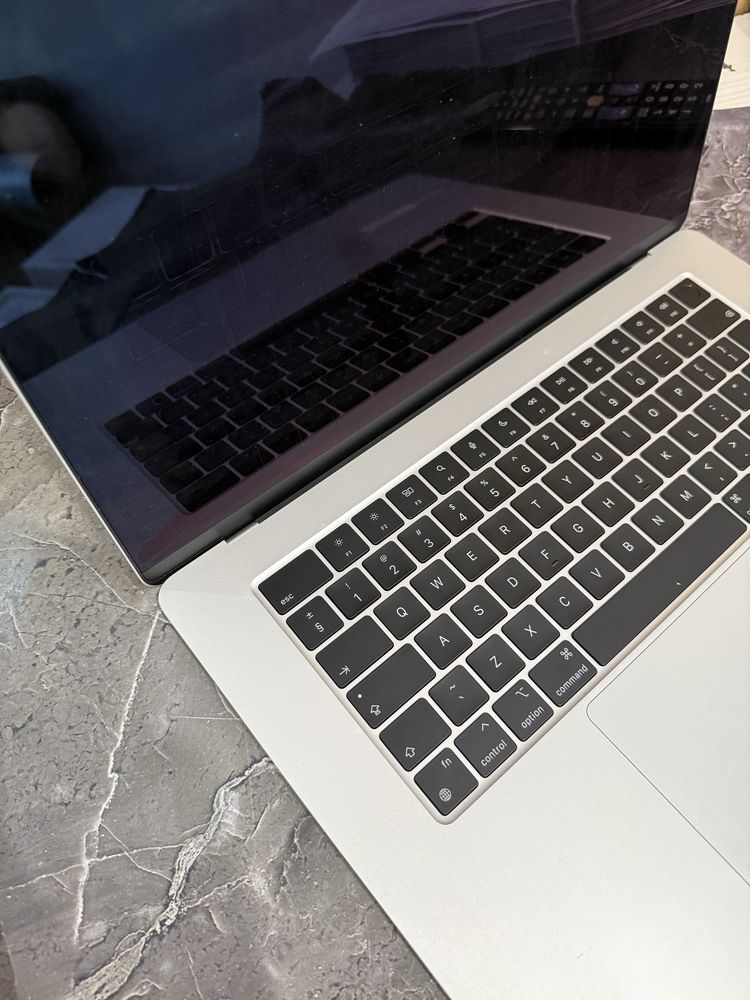 Macbook Air 15 дюймов (7мкр 12дом) лот 627676