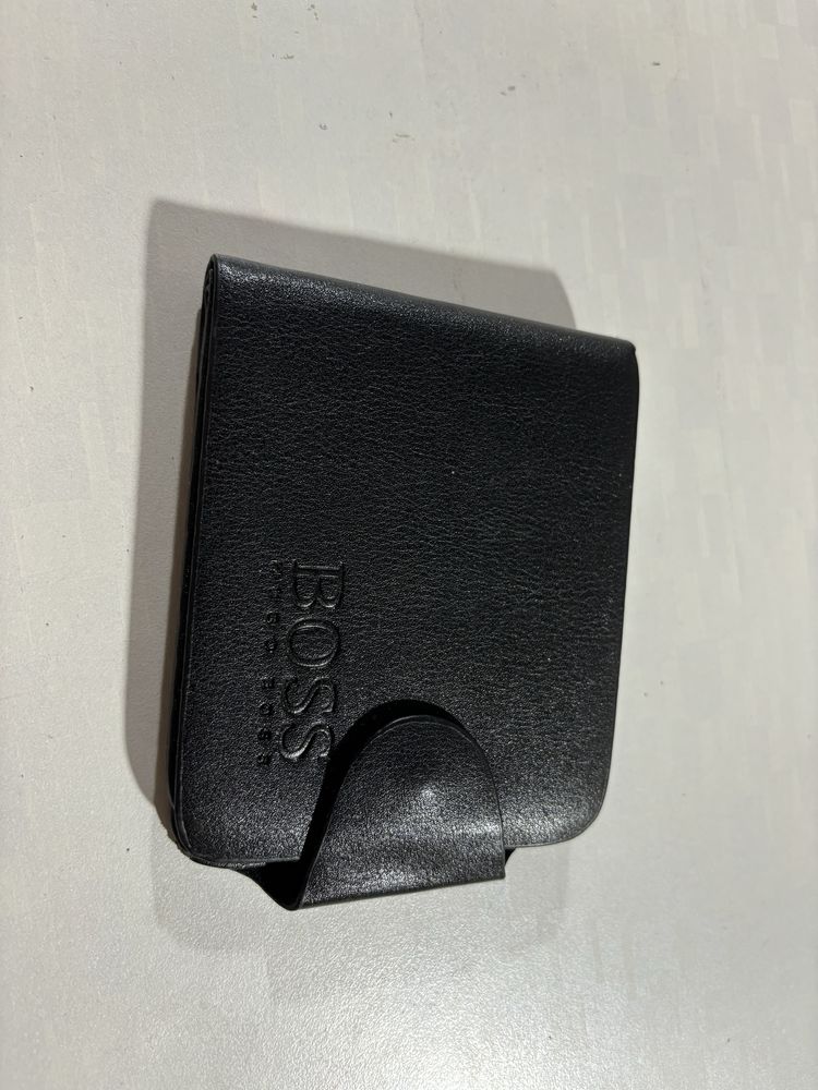 Продам новый портмоне hugo boss черный