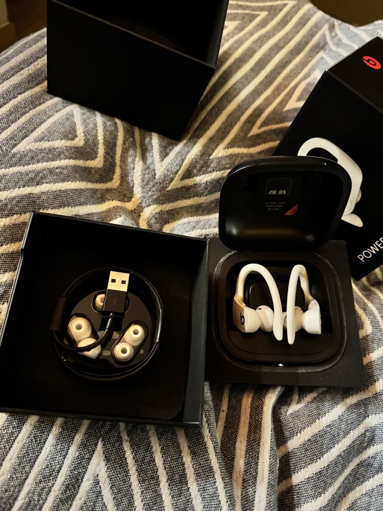Безпроводные Наушники POWERBEATS PRO, Оригинал.