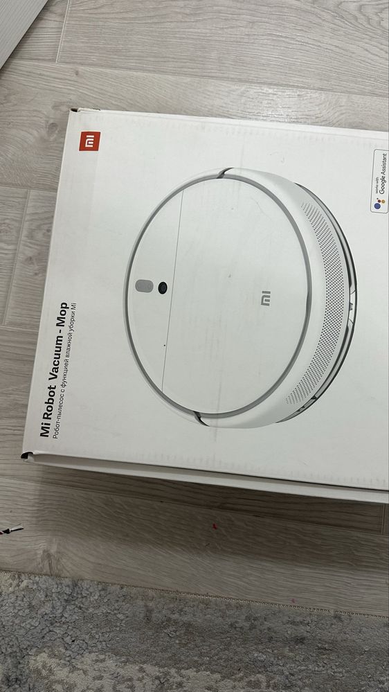Продам робот пылесос XIAOMI
