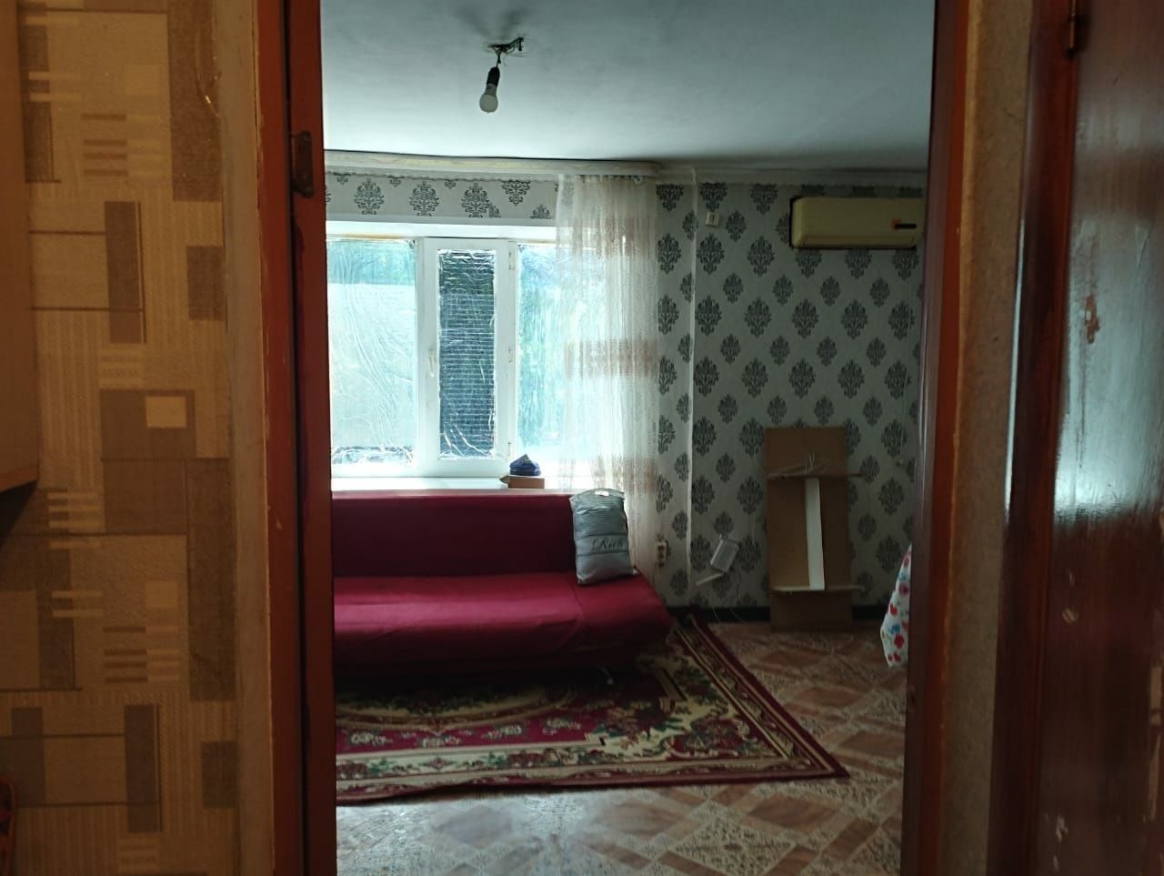 Продам однокомнатную квартиру бывший садик без балкона 28 квадратнов