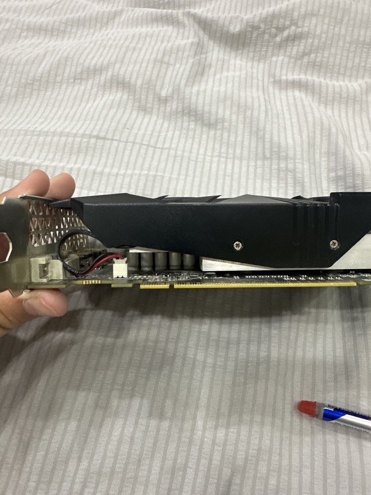 Продам Видеокарту GTX 1050 ti ninja+ термопаста в комплект