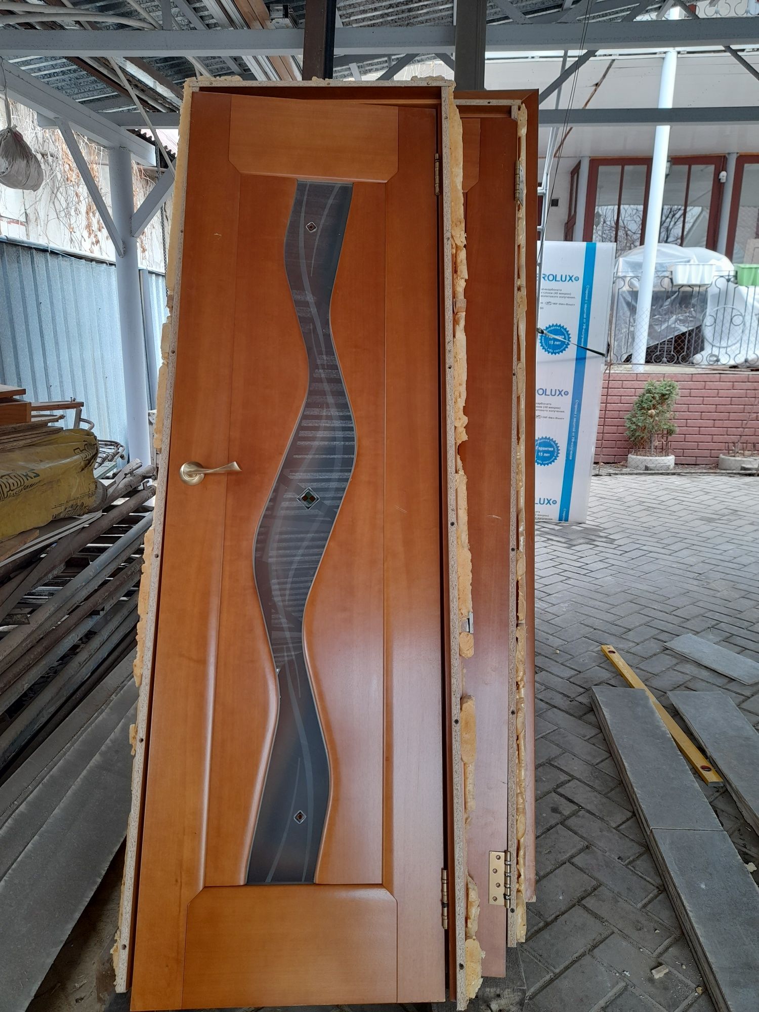 Продам двери межкомнатные