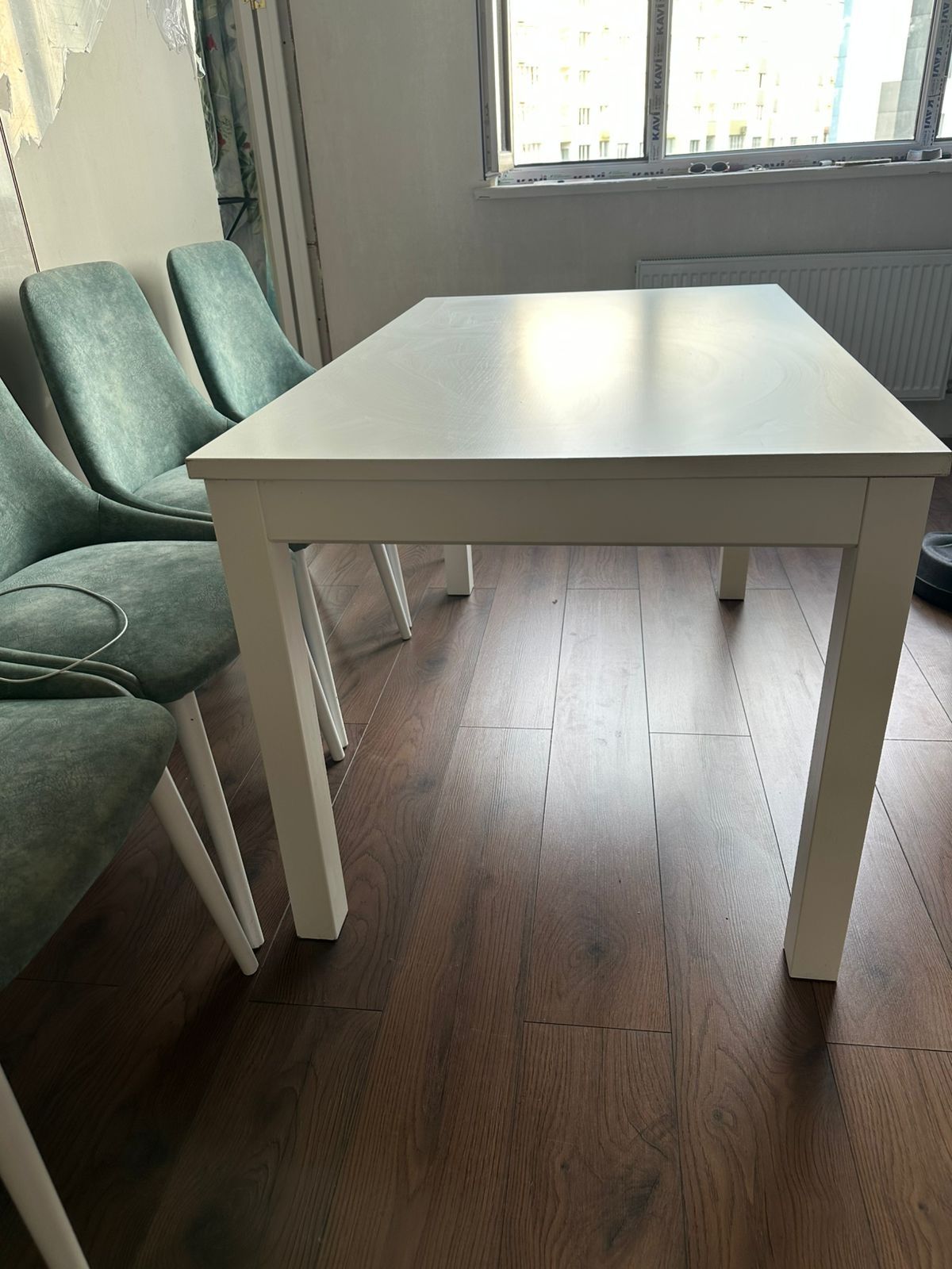 Стол от бренда IKEA