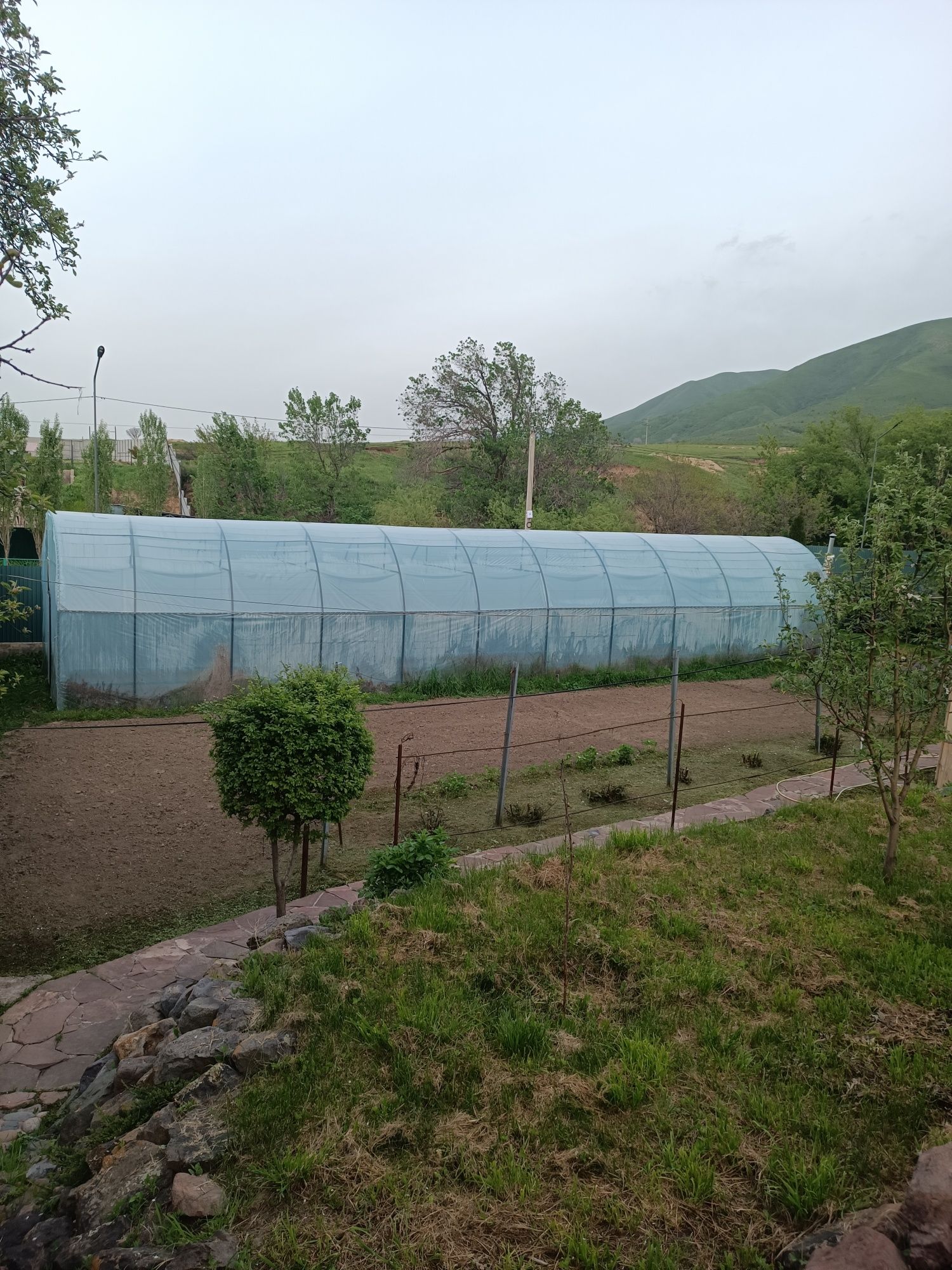 Продам дом у подножия гор в поселке Кайнар