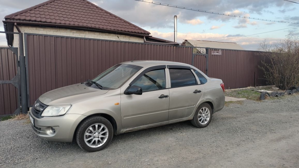 Продам ваз 2190,машина на ходу,автозавод,сигналка все што