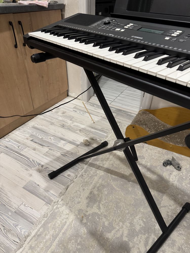 Синтезатор Yamaha PSR-E373