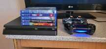 Ps 4, 2 геймпада, множество игр на дисках и внутри