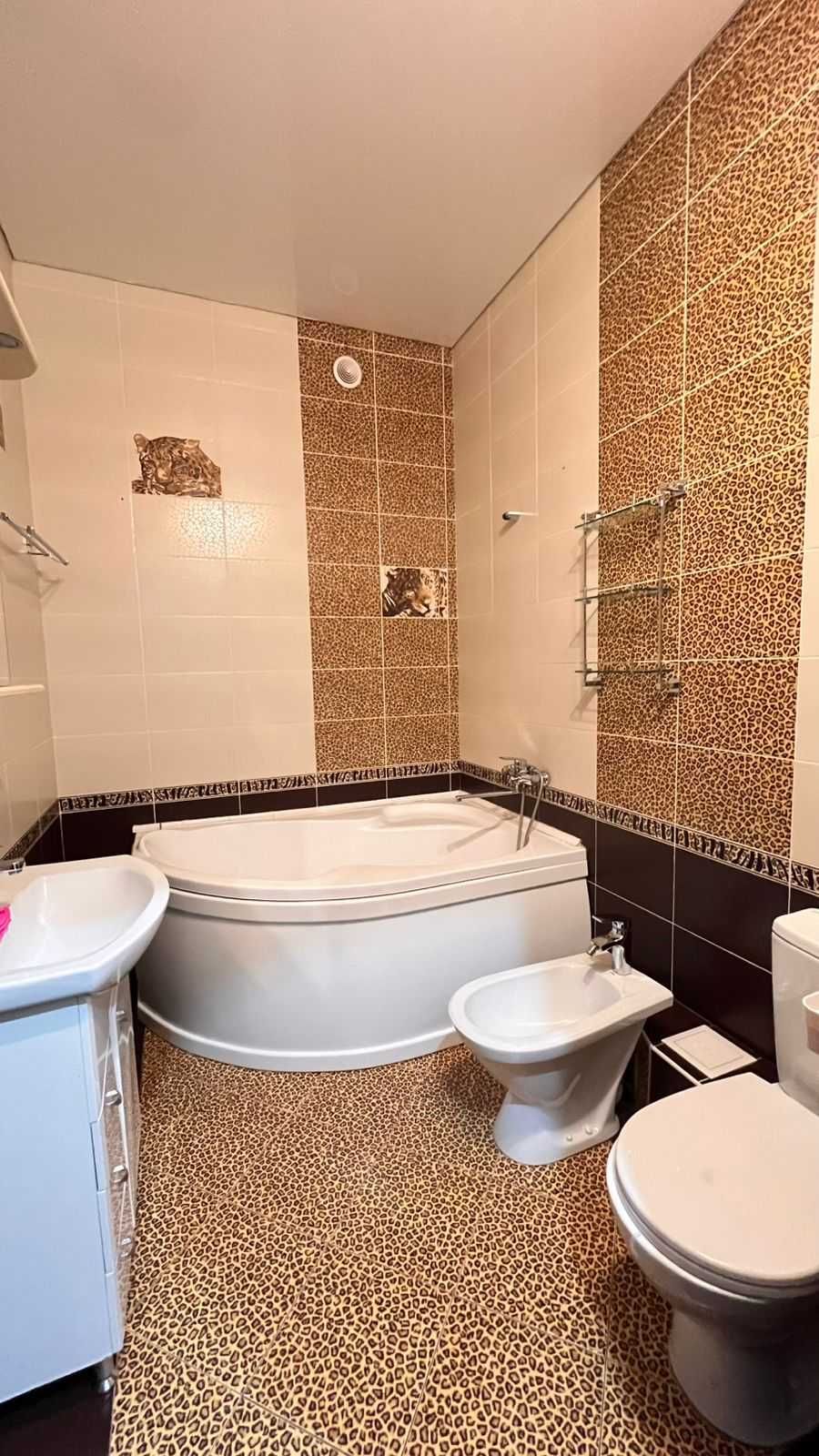Продам 3 комнатную квартиру Большая кухня 2005 г. ЦЕНТР