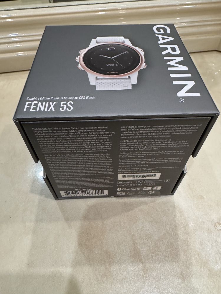 Garmin Fenix 5S Sapphire - розовое золото с белым ремешком