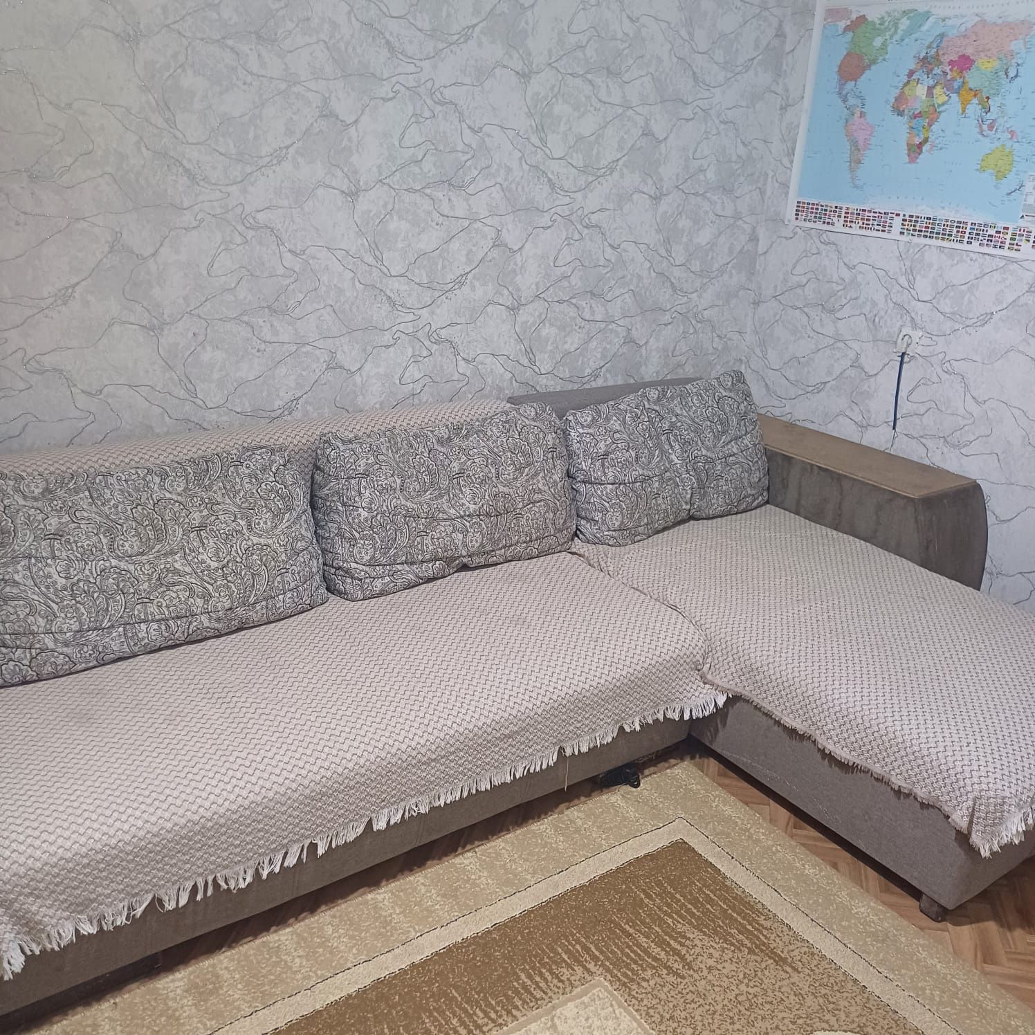 Диван в хорошем состоянии