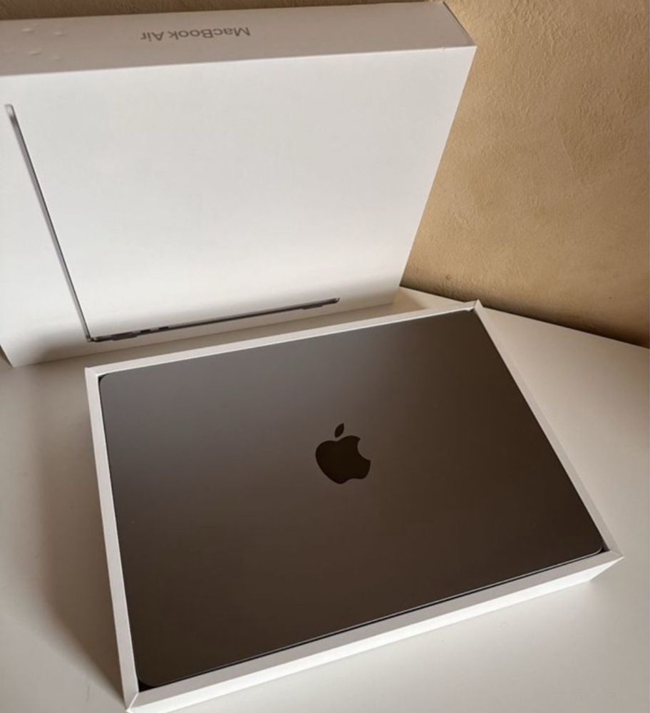 Macbook air m2 512gb новом сост ноут
