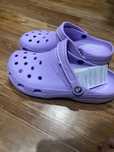 Фиолетовые кроксы crocs
