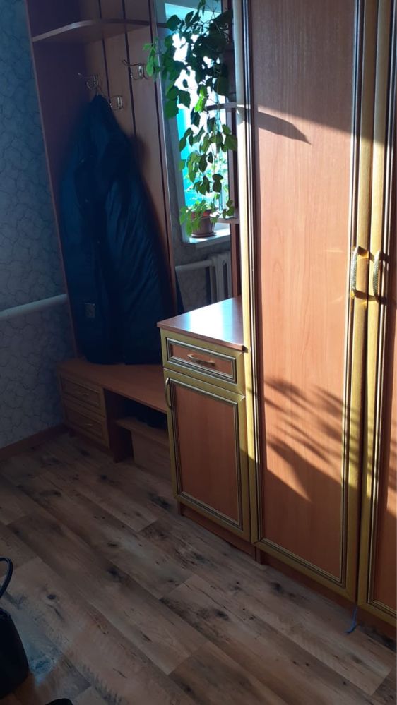 Продам прихожую , самовывоз