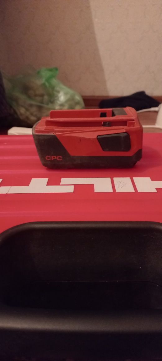 HILTI Шурупаверт и дрель, жағдайы жақсы.