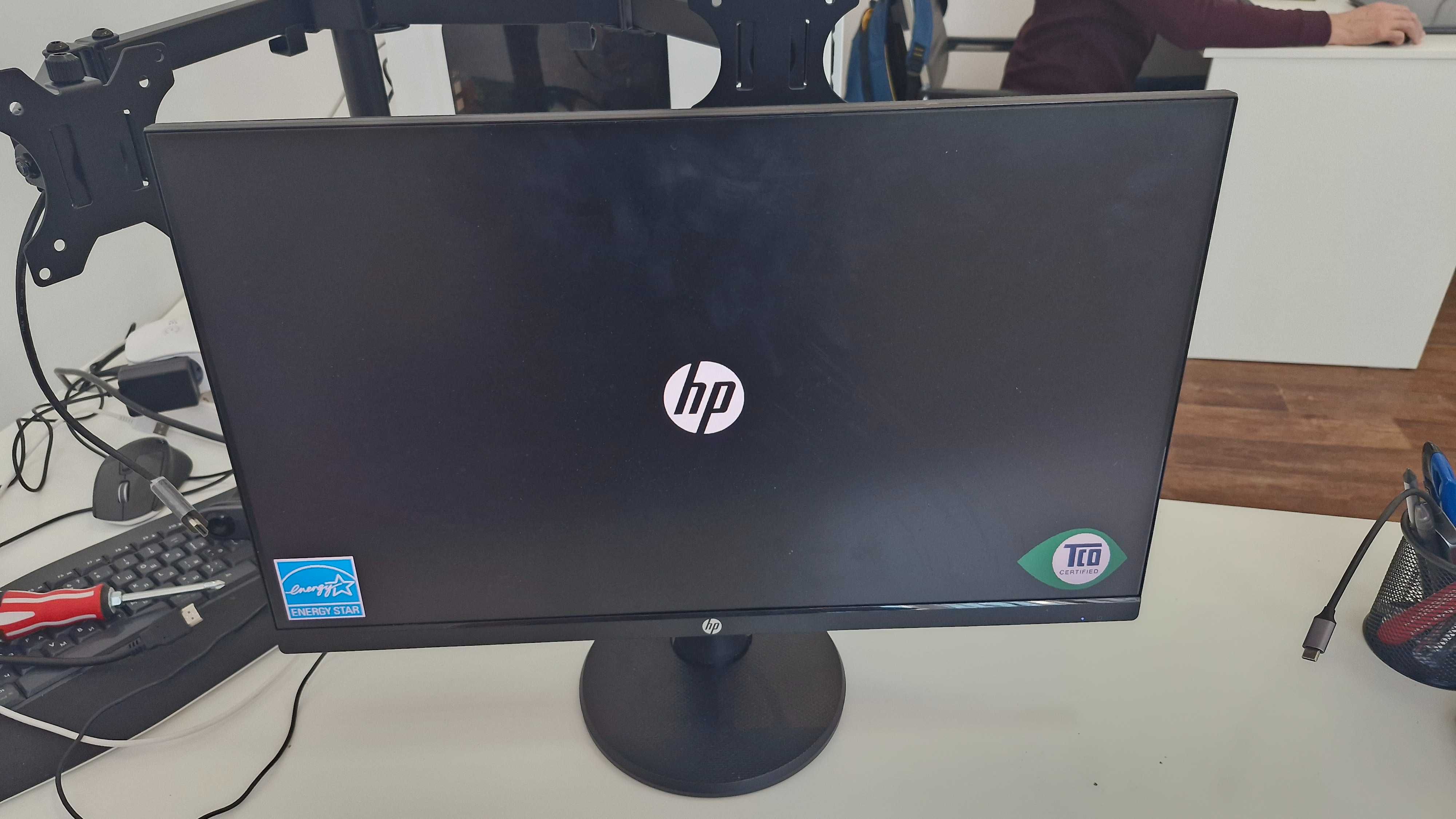 Монитор HP P24v G4
