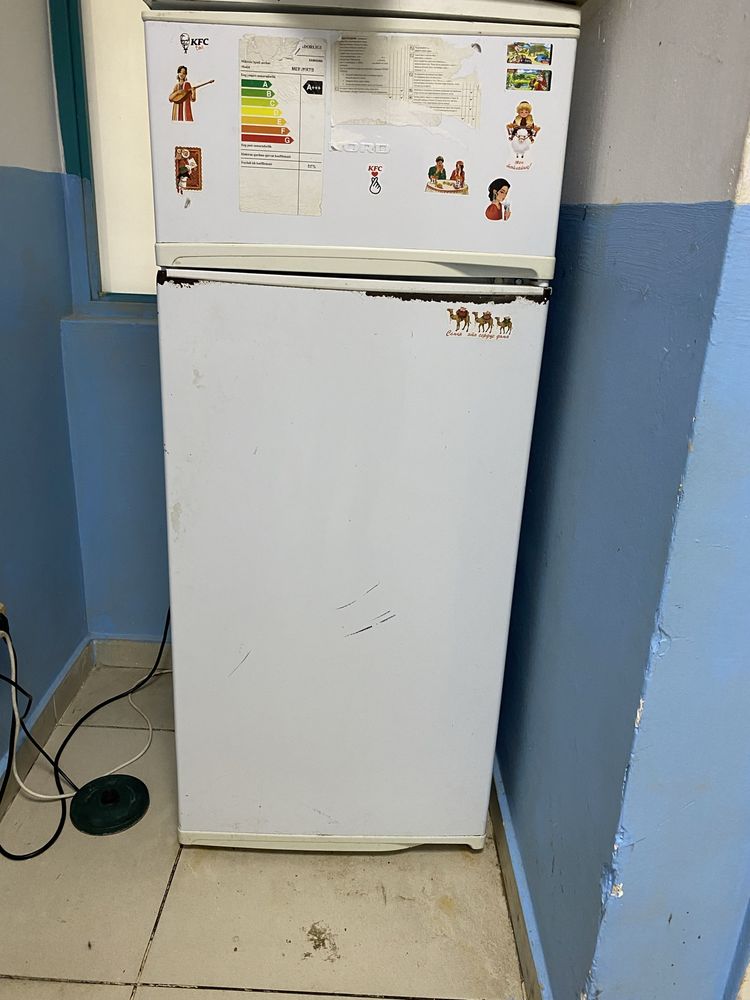 Холодильник продам срочно