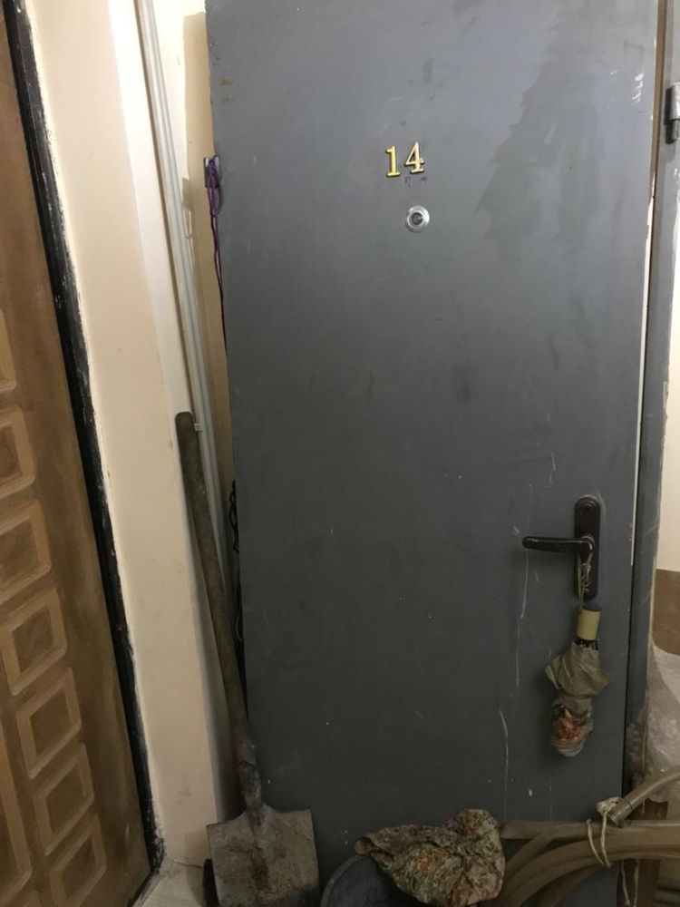 Продам железную дверь