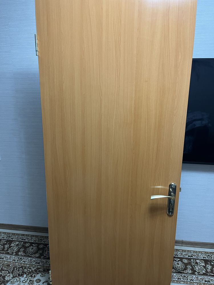 Межкомнатная дверь! Продам срочно !