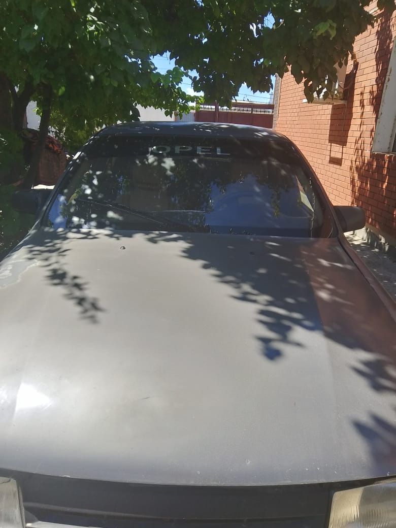 Opel vectra 1.6.