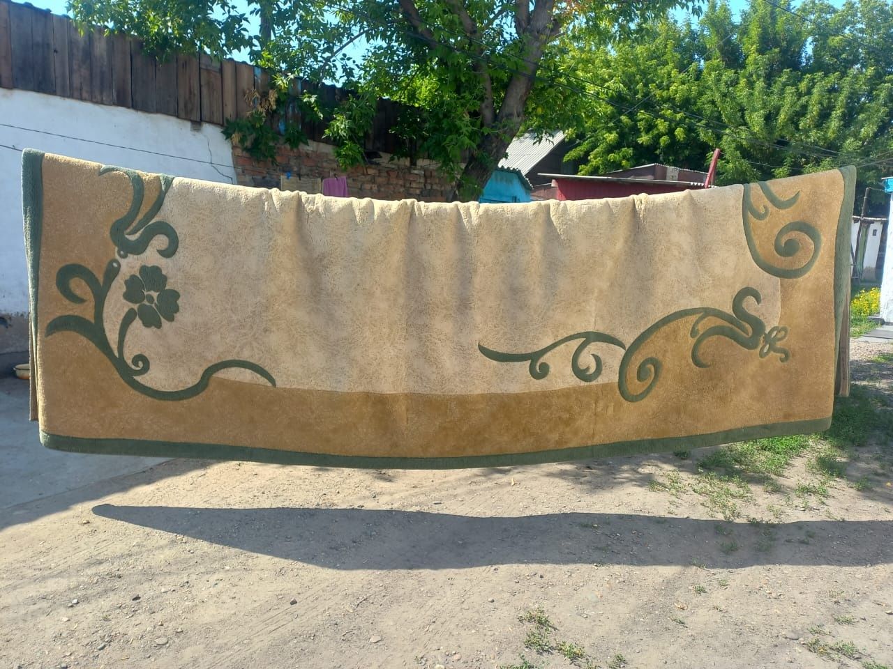 Продам ковер 3Д толстый