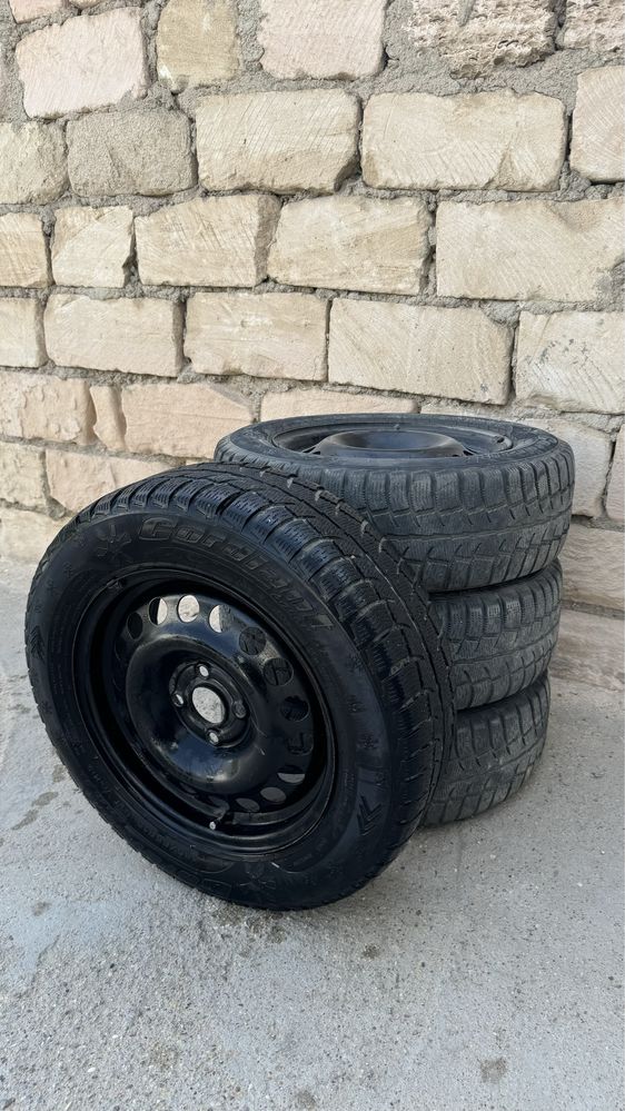 Продам б/у шины 4 шт состояние отличное
