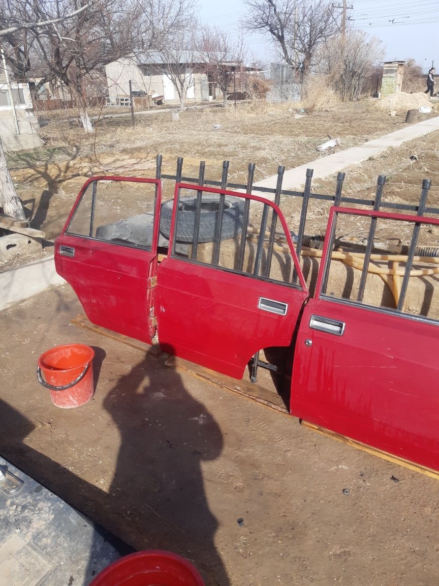 Ваз2107  Кузов детали сатылады Есиктер Багажни