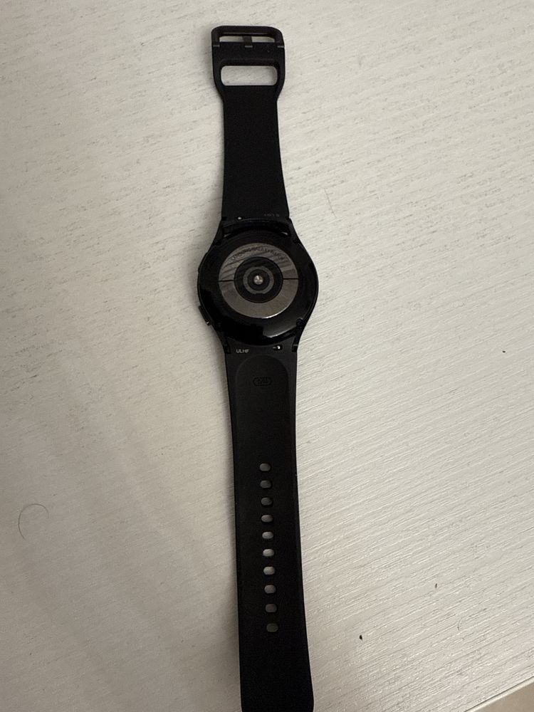 Galaxy Watch 4  продаю