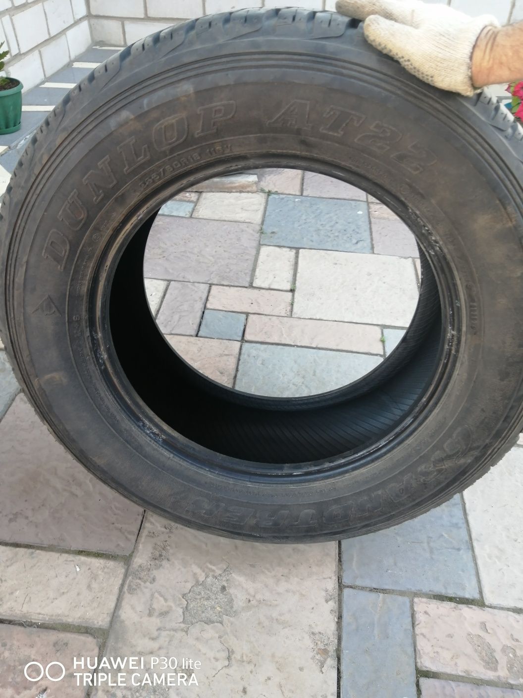 Продам балон автомобиля новый 1шт  Dunlop