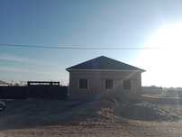Кировта үй сатылады.13/11 үй,қасында времянкі бар.