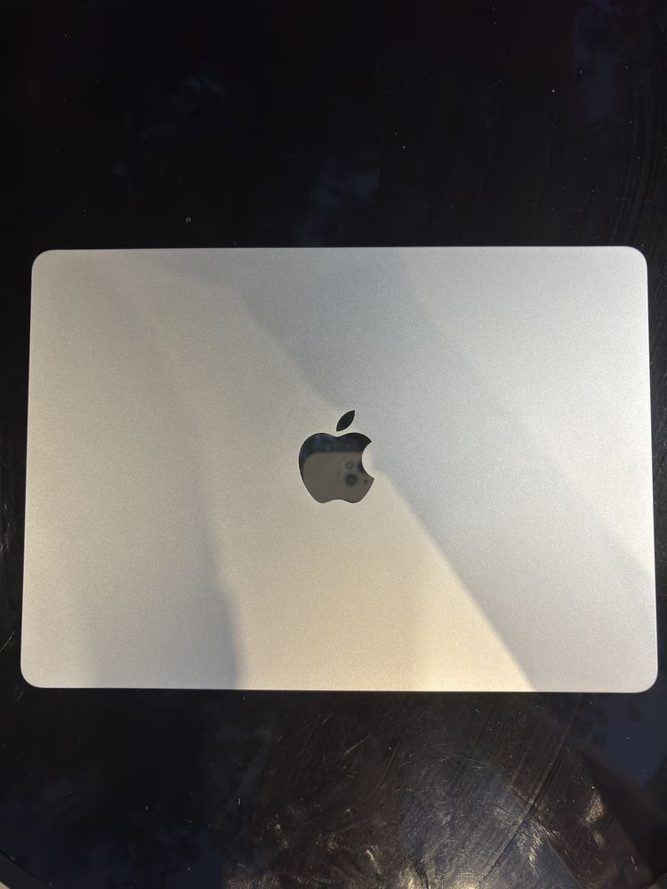 MacBook Air 13 M2 8/512