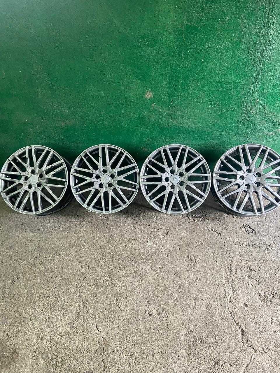 Продам легкосплавные диски на R 16
 5х100  центр. отв 57.