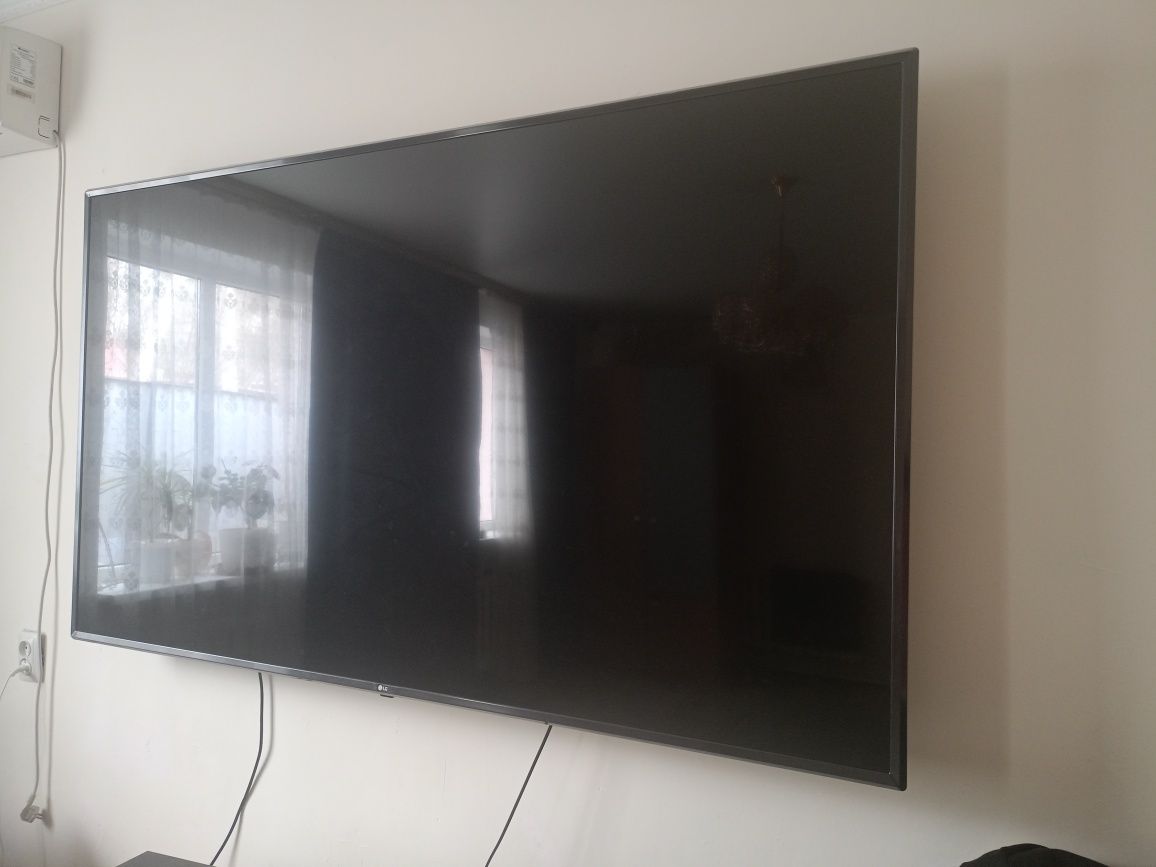 Продам телевизор LG