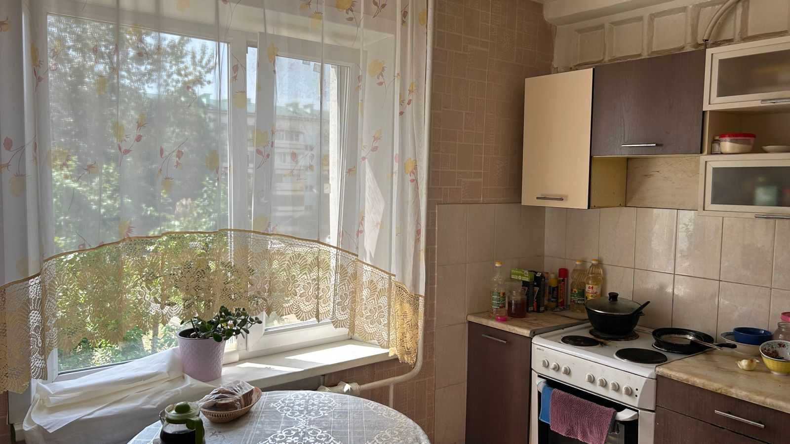 Продам 4 комнатную квартиру