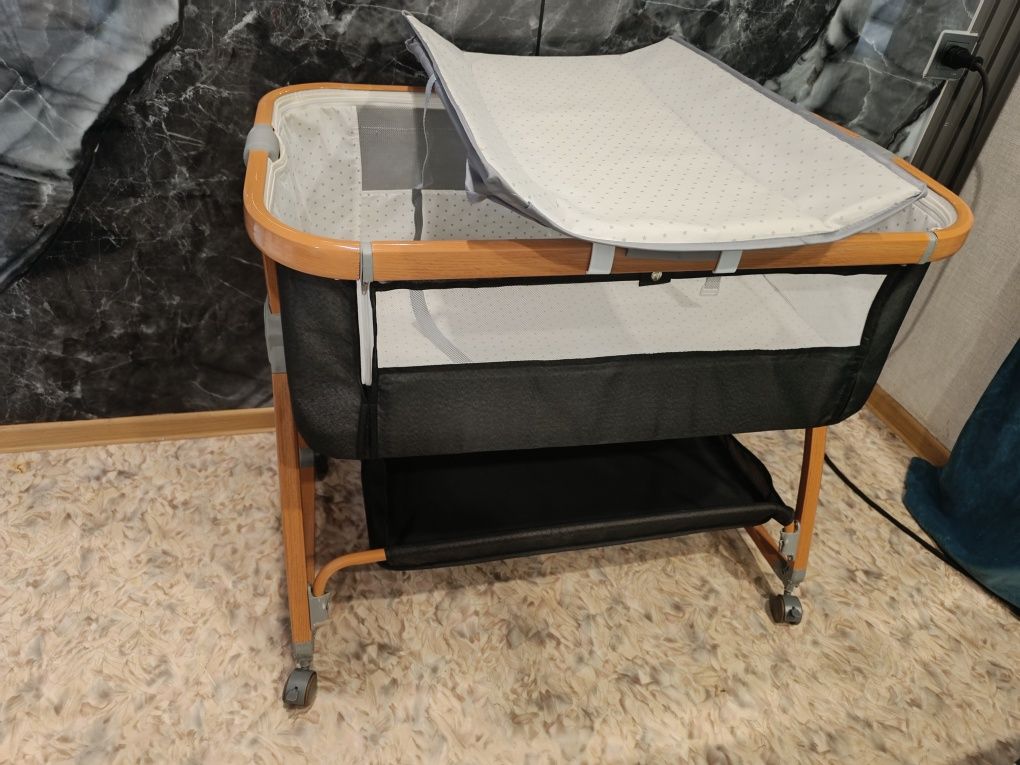 Продаю детскую кроватку
Состояние отличное, почти